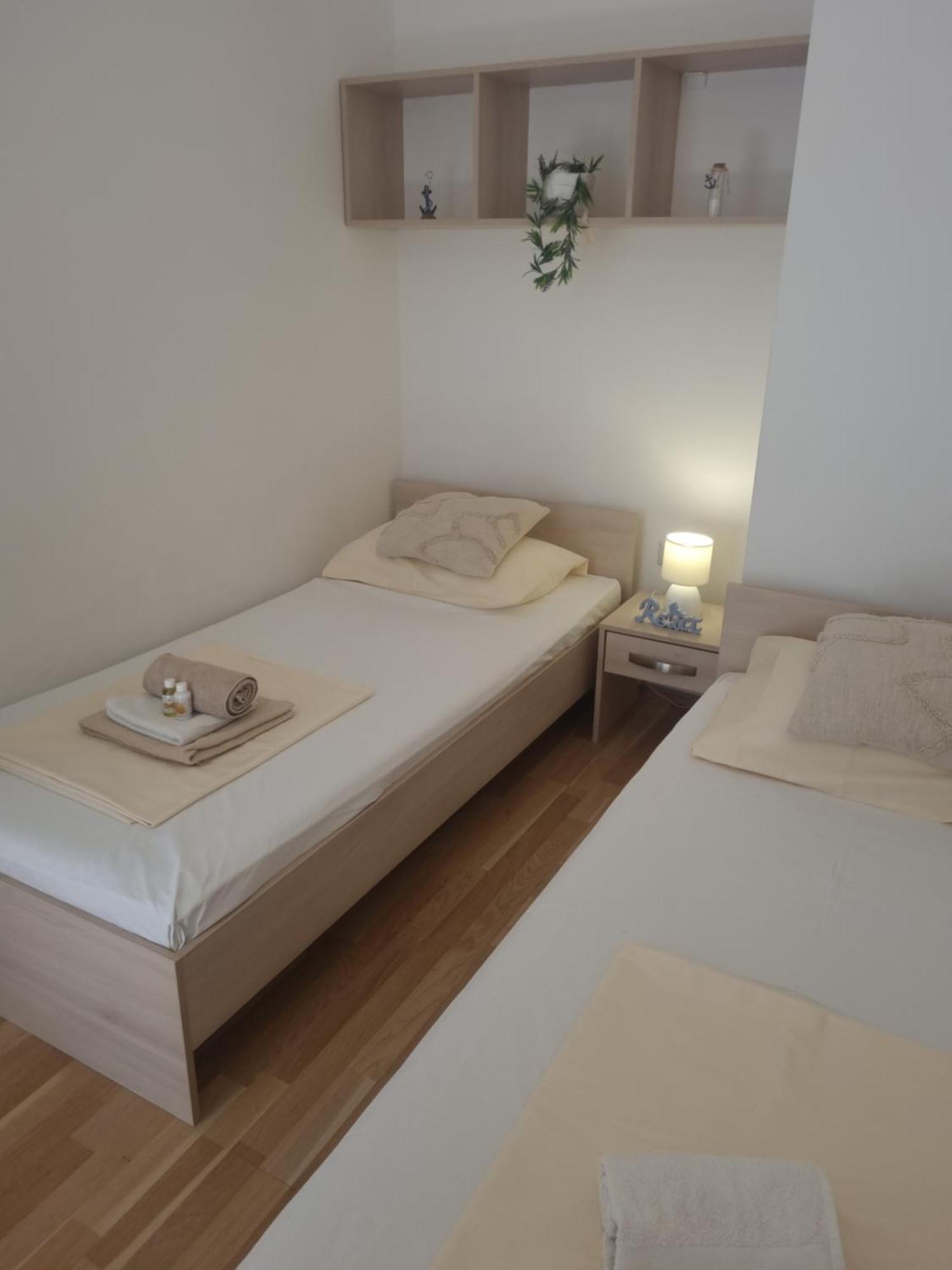 Apartmani Tijana 노비비노돌스키 외부 사진